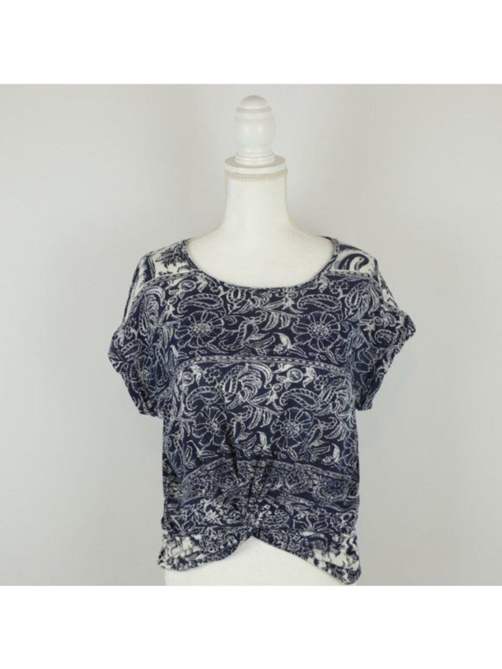 Lucky Brand Women's Medium Blue White Scoop Neck Short Dolman Sleeve Tee